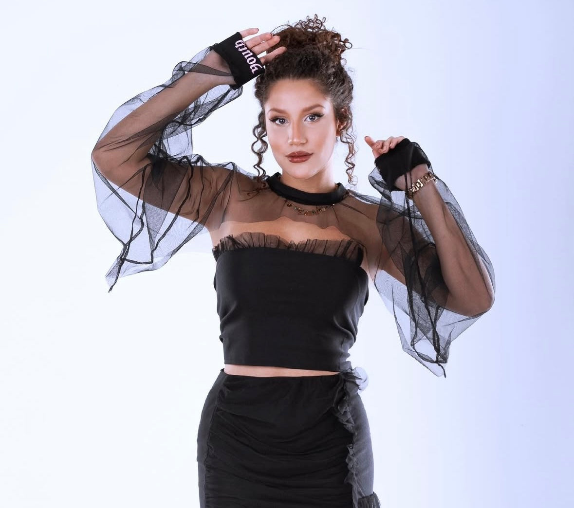 Tulle sleeve