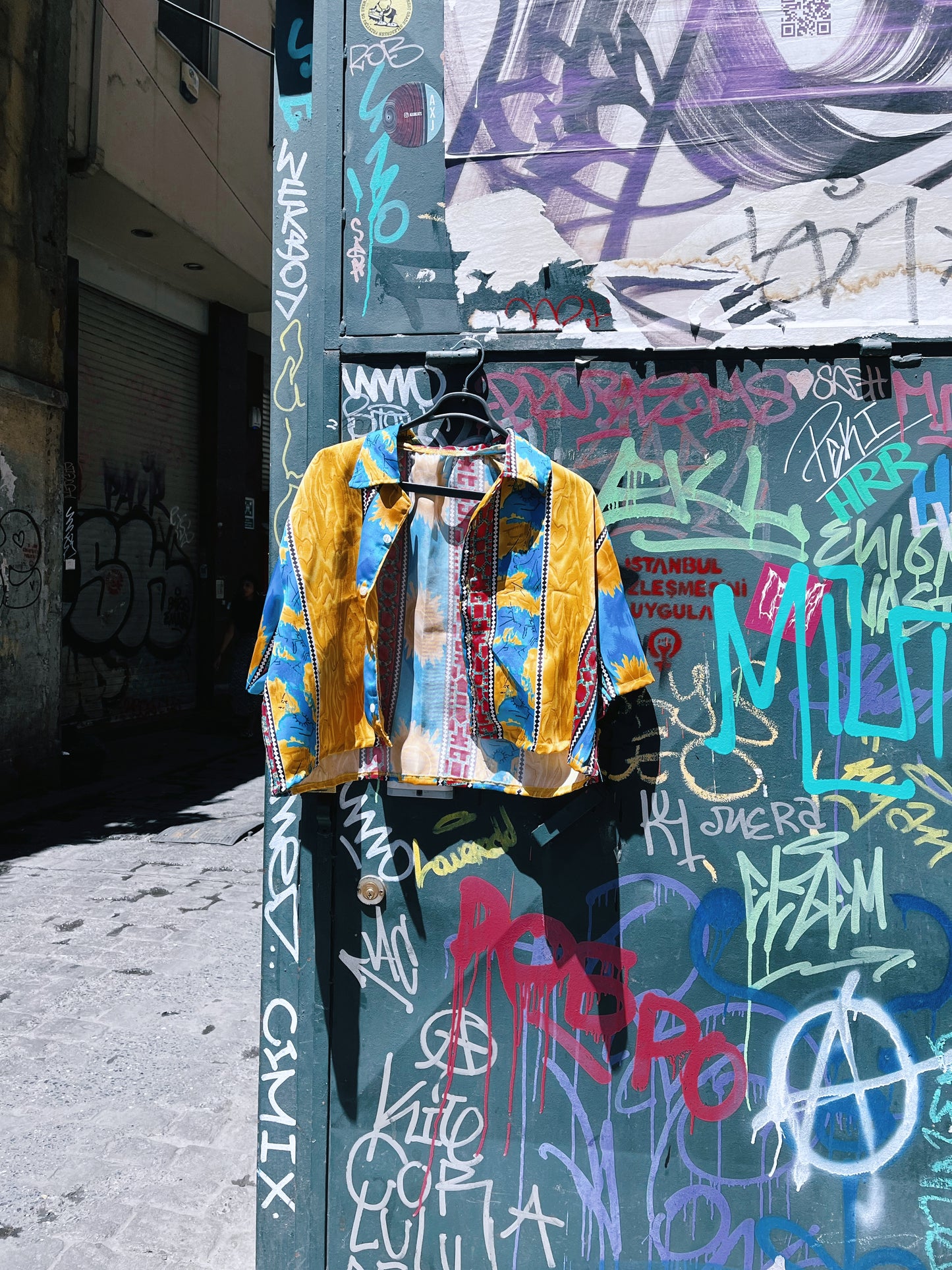 SUN LOVER CROPPED SHIRT